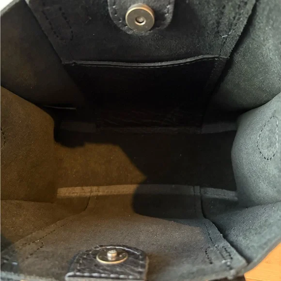 NEW ~PORTLAND LEATHER GOODS~ Lola Crossbody Tote in Black Leather - Picture 7 of 9